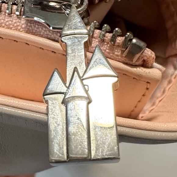 Rare DISNEY KINGDOM COUTURE LEATHER HANDBAG Scalloped large tote Bag, Castle - Picture 2 of 13